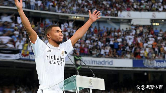 半岛体育移动版-姆巴佩回归赛场，势不可挡首场状态亮眼，澳大利亚队观众沸腾！-半岛体育移动版